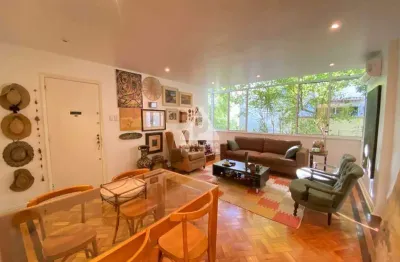 Um oásis em ipanema, 3 quartos, 2 suítes, totalmente reformado em prédio clássico com a localização privilegiada.