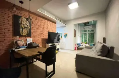 3 quartos reformado com vista para o verde e possibilidade de vaga de garagem! 90m²