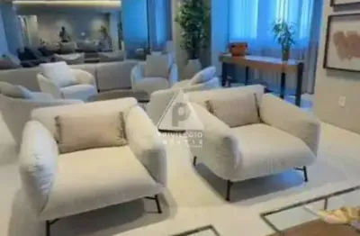 Atlântica: frontal mar, 3 quartos, 3 suítes, porteira fechada.