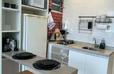 Oportunidade! studio reformadisimo vista mar pronto para investidores!