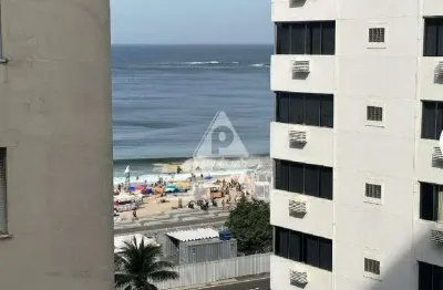 Apartamento proximo a praia, em rua tranquila em copacabana
