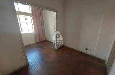 Apartamento a venda: conjugado dividido próximo ao rio sul, em botafogo.