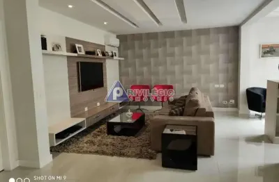 Excelente 3 quartos com vaga escriturada, totalmente reformado no posto 4!!!