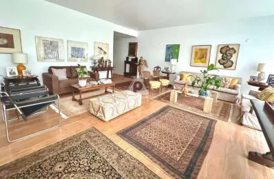 Apartamento com 242m² - 4 quartos (1 suíte) com 2 vagas no posto 6, copacabana-rj