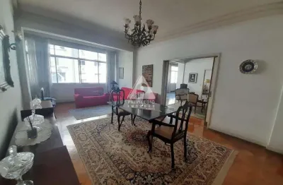 3 quartos, vaga de garagem, 2 quadra da praia venham conferir!