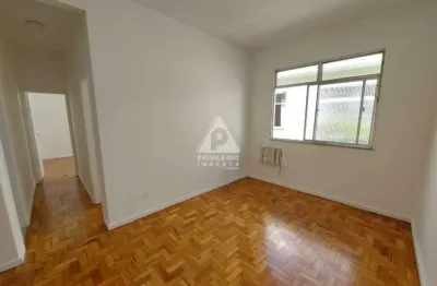 Apartamento a venda: sala, 2 quartos, 1 vaga na escritura, dce, em botafogo.