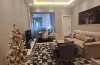 Apto impecável. sala. 2 qtos. ste. bh. coz. deps. 2a quadra da praia. posto 3