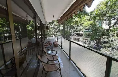 Salão, lavabo, 4 quartos (1 suíte), copa, cozinha, área , dce, 1 vaga escriturada