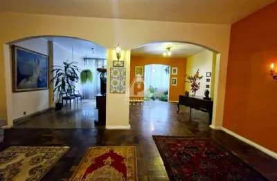 Apartamento com 237m², varandão, sala em 4 ambientes, vista lateral mar. somente 1 apto por andar. oportunidade!!