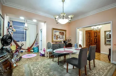 Apartamento de 3 quartos a venda no flamengo, quadra da praia, localização cobiçada, vaga na escritura.