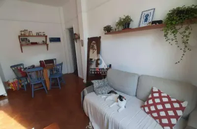 2 quartos com dep revertida, varanda, 1 vg esc, direito a laje e uma suíte no térreo