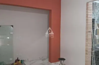 Apartamento com 2 quartos em copacabana, próximo metrô