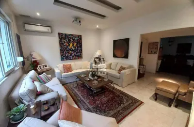 Casa duplex em condomínio fechado, 4 quartos, suíte, varanda e vaga de garagem, jardim botânico - rj