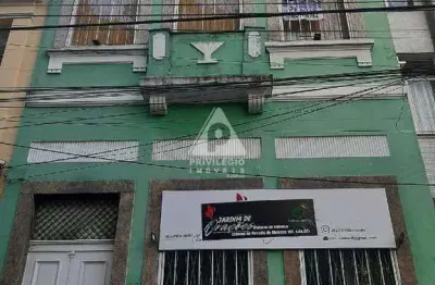 Prédio comercial com 4 pavimentos rua esteves júnior na praça são salvador