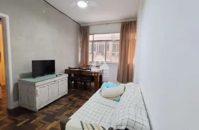 Privilégio imóveis vende excelente apto 02 quartos na quadra da praia de copacabana.