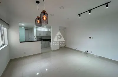 2 quartos reformado pronto para morar, a venda com vista livre em copacabana