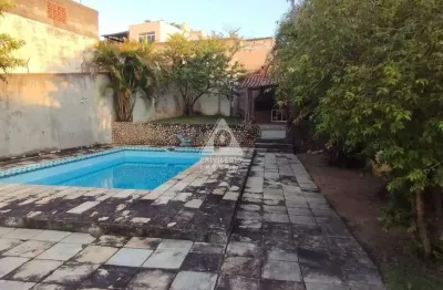 Excelente casa na ilha do governador! 4 quartos, 5 banheiros, 3 vagas, com piscina e uma grande área de lazer!