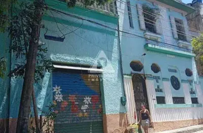 Casa duplex varanda, sala, 3 quartos, hall, garagem, quarto anexo externo e quintal