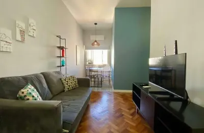 Legítimo quarto e sala reformado a venda no posto 4 de copacabana