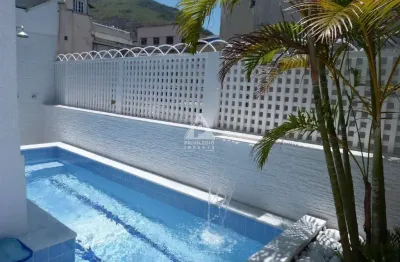 Apartamento 3 quartos sendo 2 suites com closets, uma delas com sauna. imóvel a uma quadra da praia.