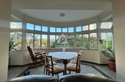 Apartamento com 4 quartos, 1 suíte, sol da mnhã no posto 2 de copacabana.