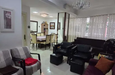 Apartamento com 148m², sala em 3 ambientes, ampla cozinha, 3 quartos, frente, 3º andar, portaria 24h e acessibilidade total para cadeirante.