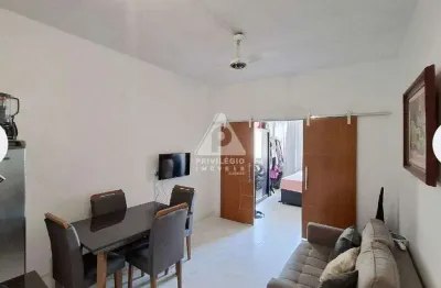 Amplo apt no coração do centro do rio em andar alto e silencioso