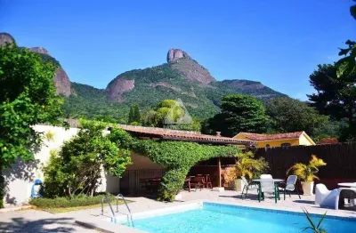 Casa 4 suítes, varandas, churrasqueira, piscina, 443 mts, 2 vagas de garagem, no itanhangá.