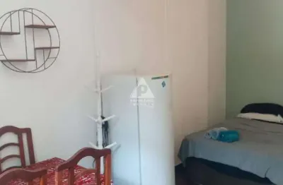 Conjugado reformado | oportunidade | moradia ou temporada | portaria 24h | copacabana