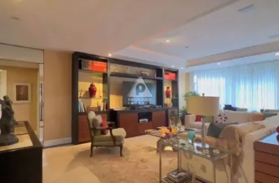 Apartamento clássico de 198m² com 3 quartos e 1 vaga de garagem na avenida atlântica