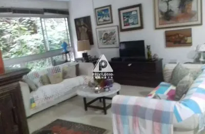 Apartamento de 125m² | 3 quartos (suíte) com varanda | vaga na escritura | vista montanha | lagoa