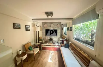 Apartamento duplex no leblon: 2 quartos, área externa e churrasqueira