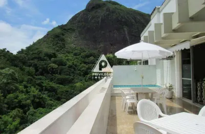 Cobertura, 3 quartos, suítes, closet, piscina, 209 mts, 2 vagas de garagem, vista para o verde, na lagoa.