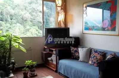 Apartamento 3 quartos, suíte, 92 mts, vista para o verde e lagoa, 1 vaga de garagem, na lagoa.