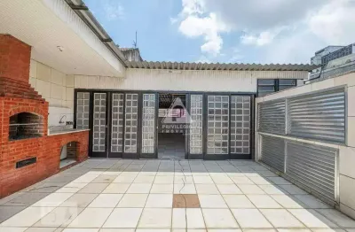 Casa duplex com varanda, churrasqueira e cozinha americana – próxima ao metrô!