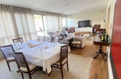 Apartamento amplo 4 quartos (1 suíte) com piscina e segurança 24h na gávea