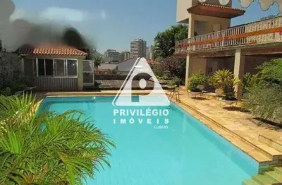 Mansão luxuosa 5 quartos (3 suítes), piscina semi-olímpica, 6 vagas – leblon