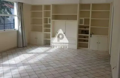 Casa espaçosa 4 quartos (1 suíte) com escritórios e garagem para 4 carros – gávea