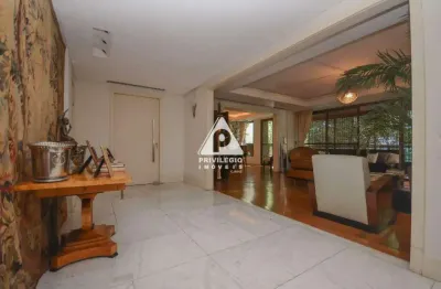 Apartamento de luxo com 3 suítes e 3 vagas no leblon – 238m² reformado!