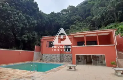Casa espaçosa com piscina e vista para pedra da gávea – são conrado