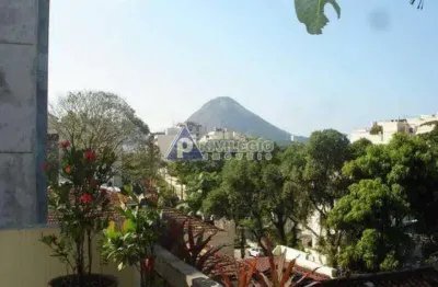 Casa de alto padrão à venda na gávea – 3 quartos, suíte, varanda e terreno de 650m²