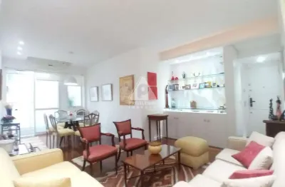 Apartamento reformado à venda na lagoa - 3 quartos, 1 suíte e 2 vagas