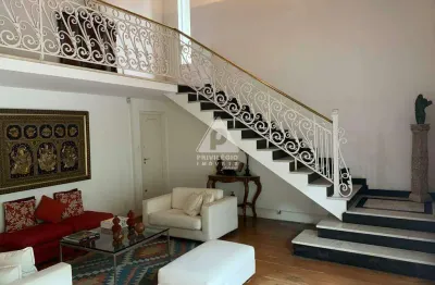Casa triplex espaçosa com 4 quartos, piscina e home office na gávea – 450m² e 4 vagas