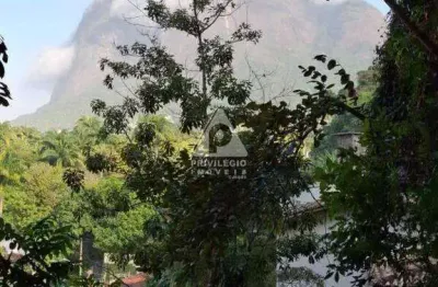 Casa à venda, 4 quartos, 1 suíte, 1 vaga, com vista para pedra da gávea – são conrado/rj