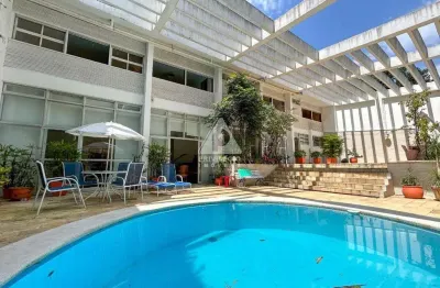 Casa de luxo com piscina e cachoeira no coração de são conrado!