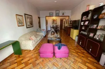 Copacabana: apartamento espaçoso com 3 quartos, pé direito alto e rua nobre!