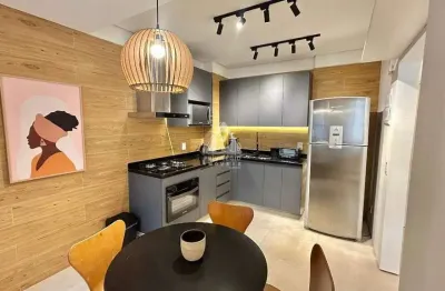 Excelente apartamento reformado de 2 quartos com suíte e vaga no coração do leblon – ideal para morar ou investir