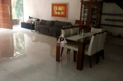 Casa em condomínio no itanhangá, rj — 4 vagas, piscina e segurança 24h