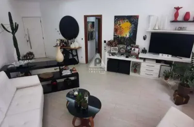 Excelente apartamento de 03 quartos sendo 01 suíte em copacabana. cômodos amplos claros e arejados, totalmente silencioso, repleto de armários embutid