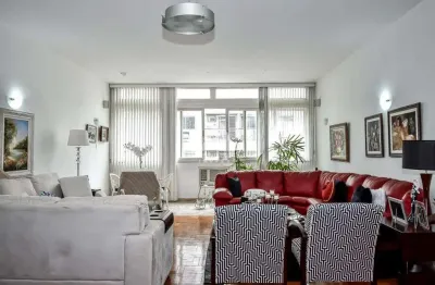 Apartamento de 3 quartos com vaga próximo ao largo do machado
